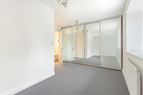 20 Derisley Close, Byfleet, West Byfleet, KT14 7QA