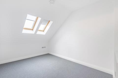 20 Derisley Close, Byfleet, West Byfleet, KT14 7QA