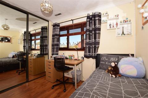 7 Clover Way, Wallington, SM6 7HB