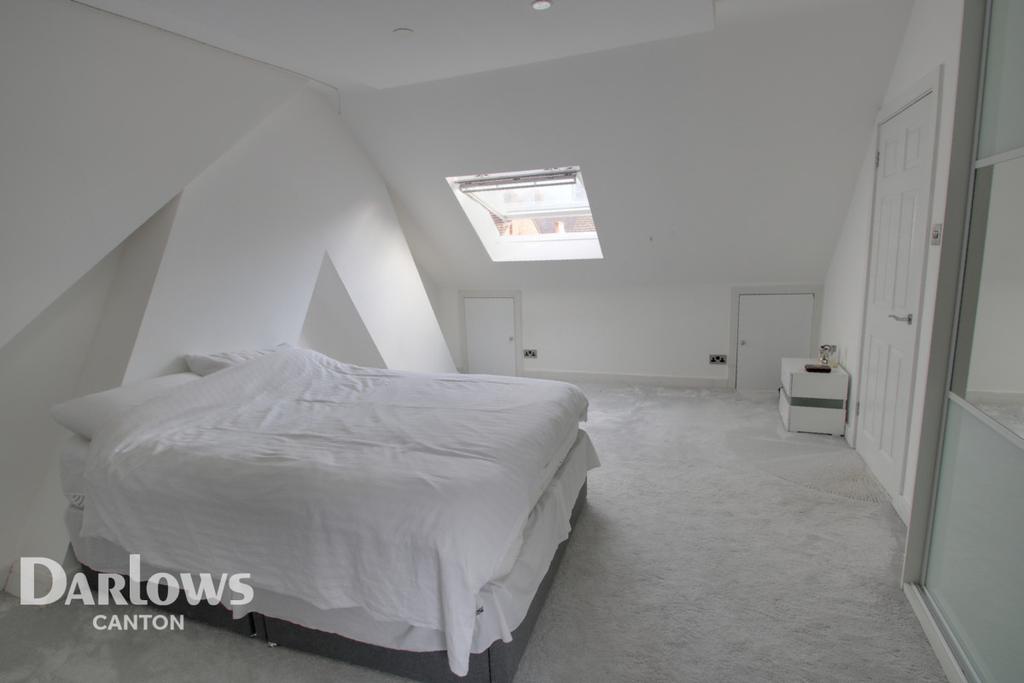 Street, Cardiff 4 bed terraced house £350,000