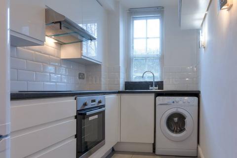 2 bedroom flat to rent, London NW3