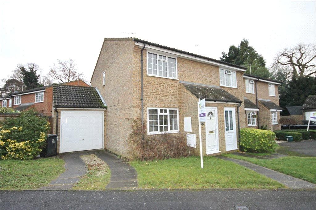 Larksfield, Englefield Green, Surrey, TW20 2 bed end of terrace house