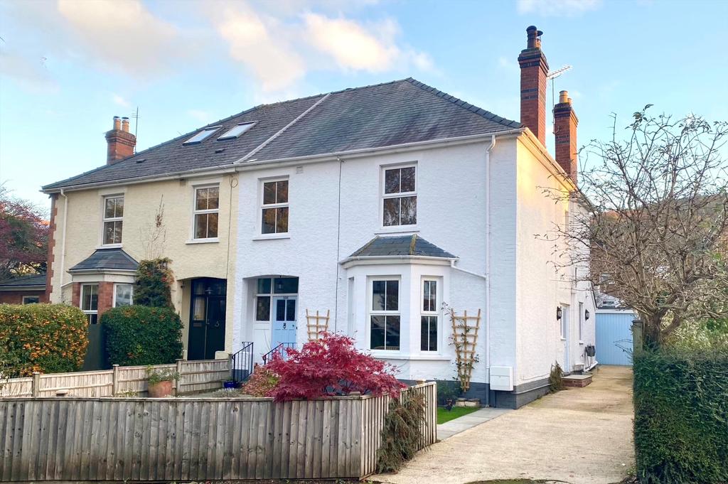 Old Bath Road, Cheltenham, Gloucestershire, GL53 4 bed semi-detached ...