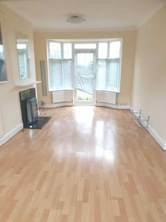 3 bedroom house to rent, Moordown, Shooter`s Hill, SE18 3NF