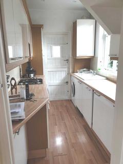 3 bedroom house to rent, Moordown, Shooter`s Hill, SE18 3NF