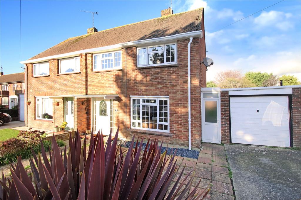 Meadow Way, Littlehampton 3 bed semidetached house £350,000