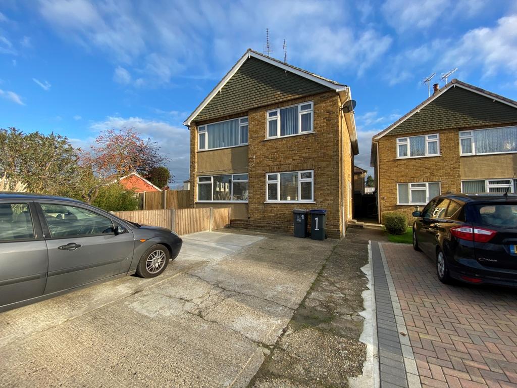 Millstrood Road Whitstable CT5 2 bed apartment £875 pcm (£202 pw)