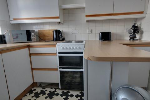 1 bedroom ground floor flat to rent, Clanfield   First Avenue   Part Furnished