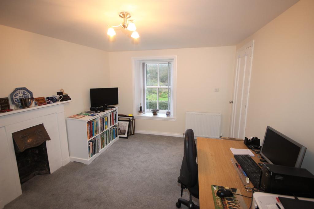 5 Boatgreen, Gatehouse of Fleet - Williamson and H