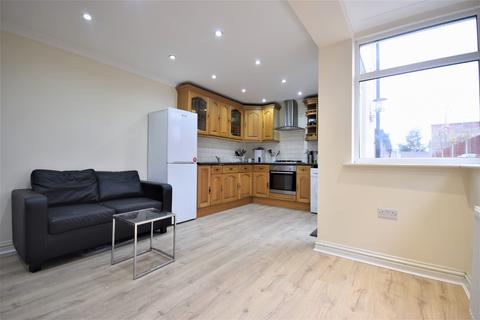 2 bedroom flat to rent, Brayards Road, Peckham, SE15