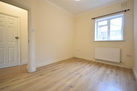 2 bedroom flat to rent, Brayards Road, Peckham, SE15