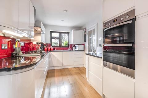 1 Juniper Gardens, Sunbury-on-thames, TW16 7TA