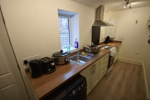 2 bedroom terraced house to rent, The Green, Kingsley