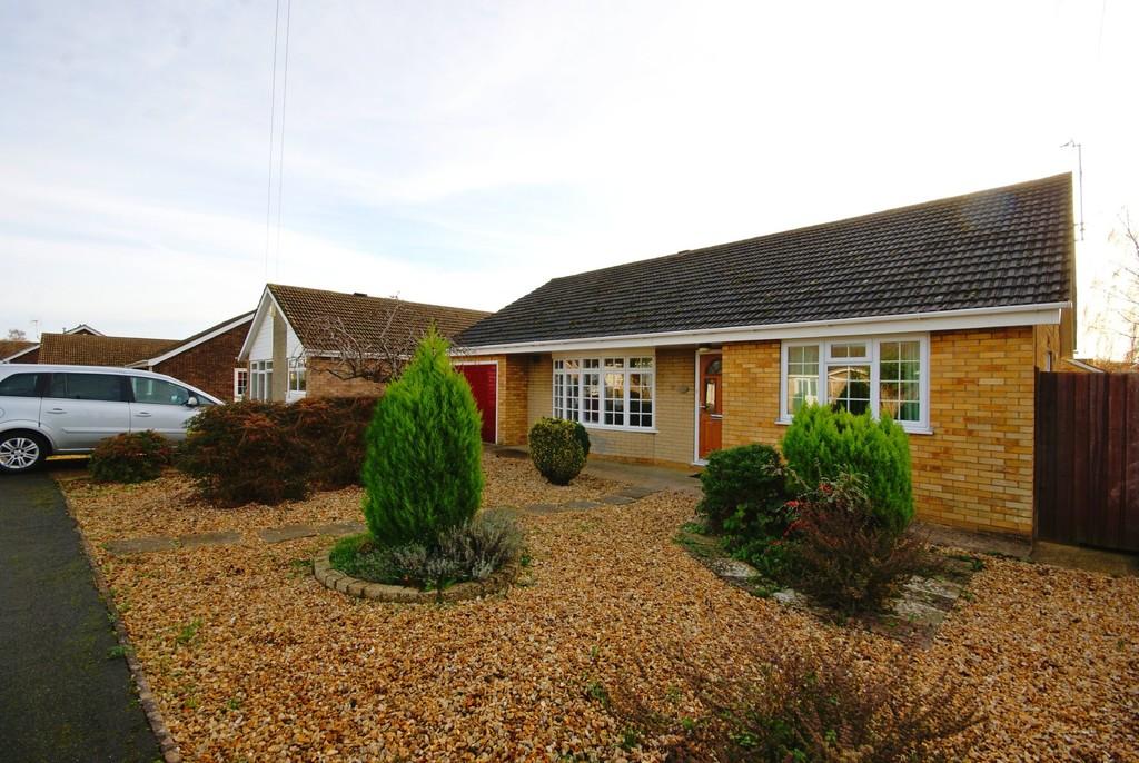 Kings Road, Metheringham 3 bed detached bungalow £775 pcm (£179 pw)