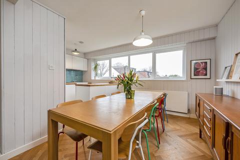 69 Perryfield Way, Richmond, TW10 7SL