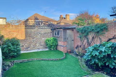 4 Rochester Road, Carshalton, SM5 2LB