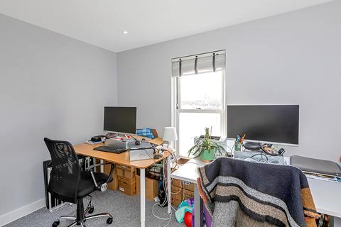 36 Leabank Square, London, E9 5LP