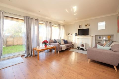 9 Chestnut Close, Orpington, BR6 6LP