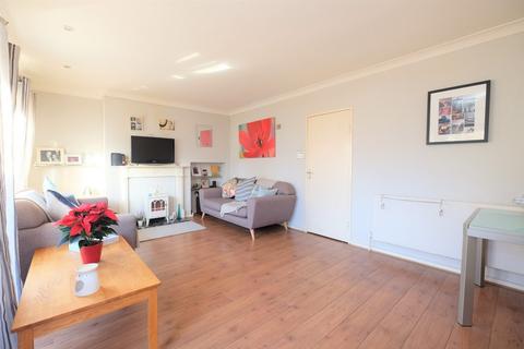9 Chestnut Close, Orpington, BR6 6LP