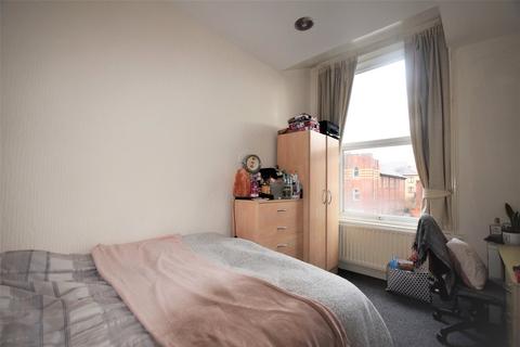 2 bedroom apartment to rent, Eskdale Terrace, Jesmond, NE2