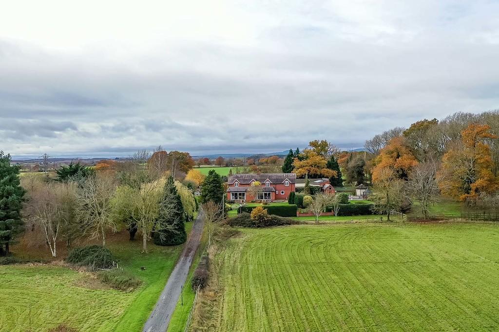 Swan Lane, Upton Warren, Bromsgrove, B61 9HQ 5 bed cottage £1,399,950