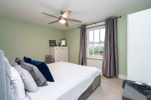 18b Mount Street, Dorking, RH4 3HT