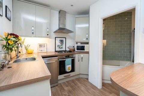 18b Mount Street, Dorking, RH4 3HT