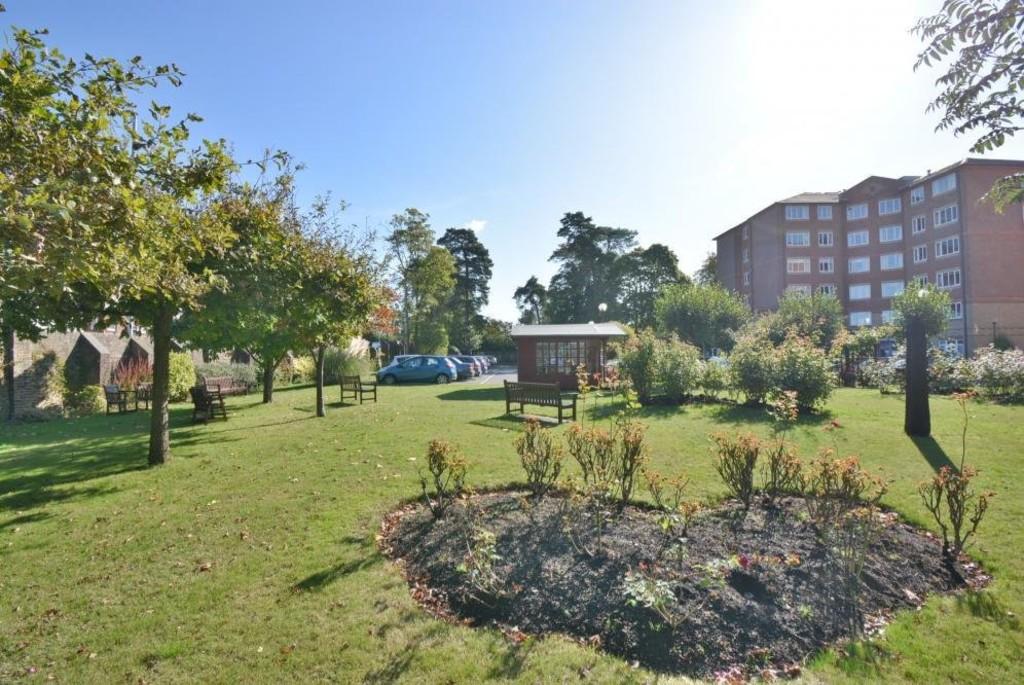 Melton Court, 37 Lindsay Road, Poole, BH13 2 bed apartment for sale £