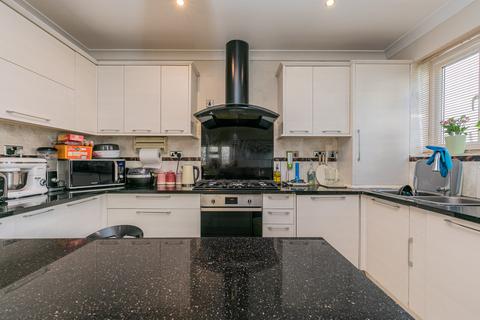 116 Fairmead Crescent, Edgware, HA8 8YP