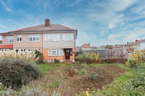 113 Clockhouse Lane, Romford, RM5 3QT