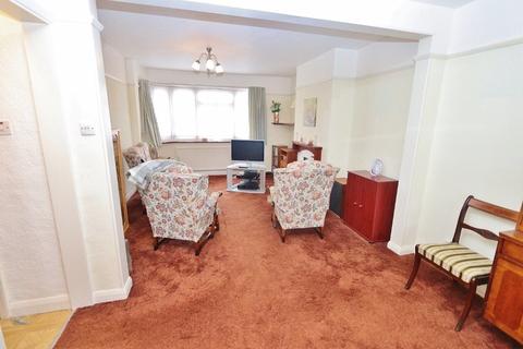 113 Clockhouse Lane, Romford, RM5 3QT