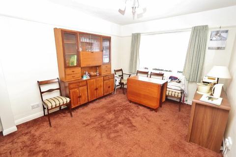 113 Clockhouse Lane, Romford, RM5 3QT
