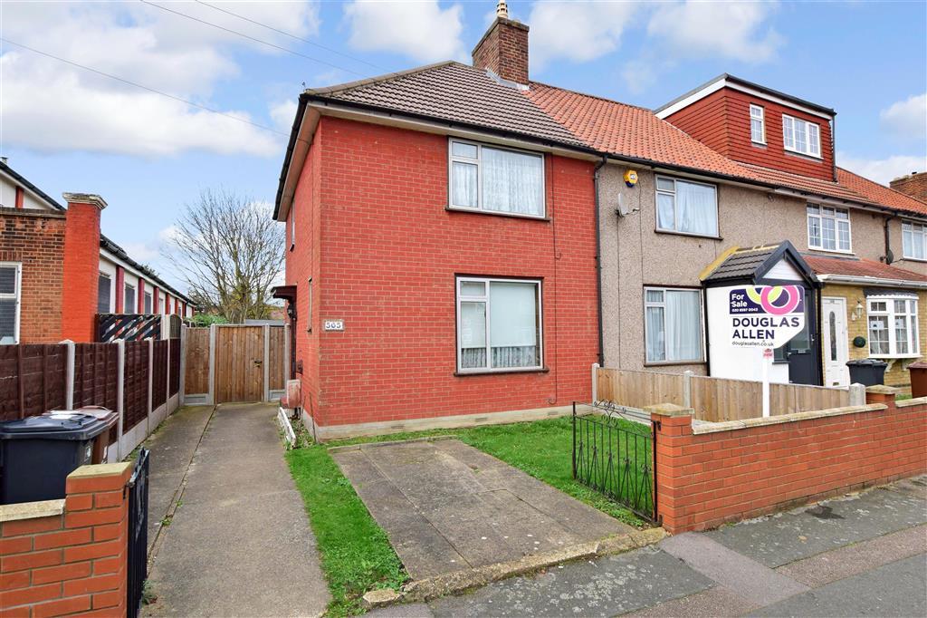 Becontree Avenue, Dagenham, Essex 2 bed end of terrace house for sale