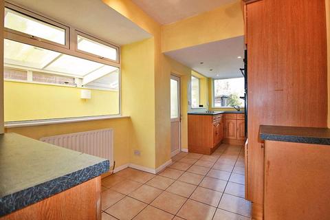 12 Adams Road, Finchfield, Wolverhampton, WV3 8EH