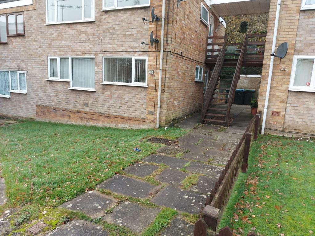Woodcraft Close, Tile Hill, Coventry 2 bed ground floor £