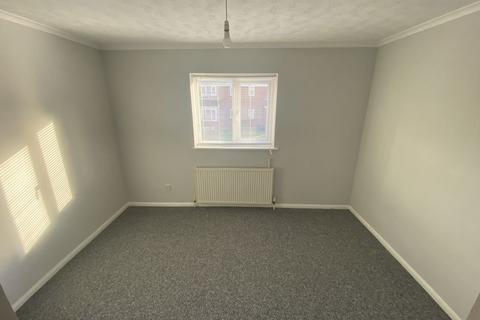 2 bedroom terraced house to rent, Ferndown Drive, Godmanchester