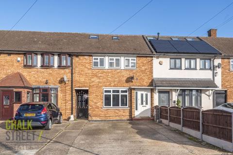 48 Colne Drive, Romford, RM3 9JX