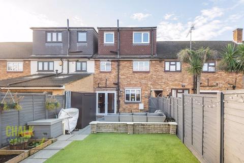 48 Colne Drive, Romford, RM3 9JX