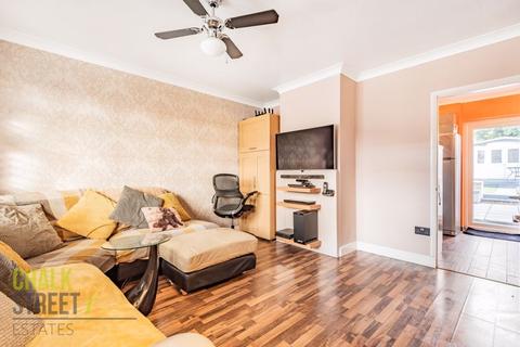48 Colne Drive, Romford, RM3 9JX