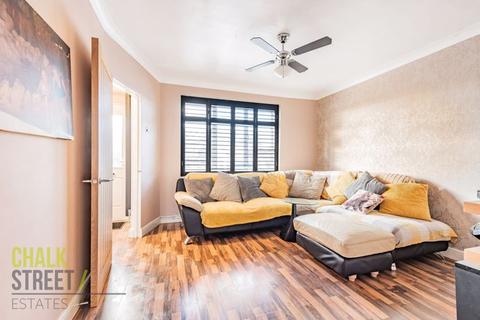 48 Colne Drive, Romford, RM3 9JX
