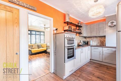 48 Colne Drive, Romford, RM3 9JX