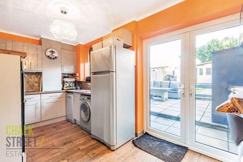 48 Colne Drive, Romford, RM3 9JX