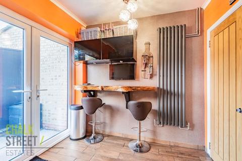 48 Colne Drive, Romford, RM3 9JX