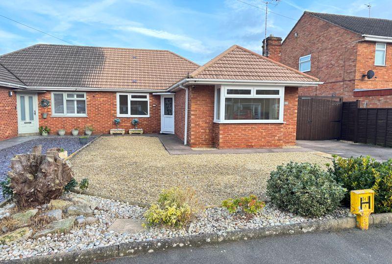 Beechcroft Road, Longlevens, Gloucester 3 bed semidetached bungalow