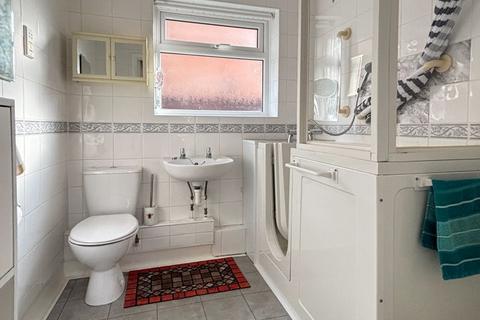 51 Beechcroft Road, Longlevens, Gloucester, GL2 9HE