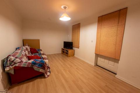 122 Carmichael Close, Ruislip, HA4 6LL