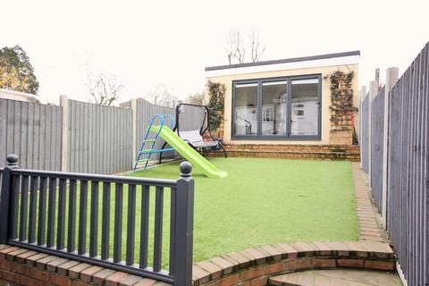 3 The Vale, Brentwood, CM14 4UX