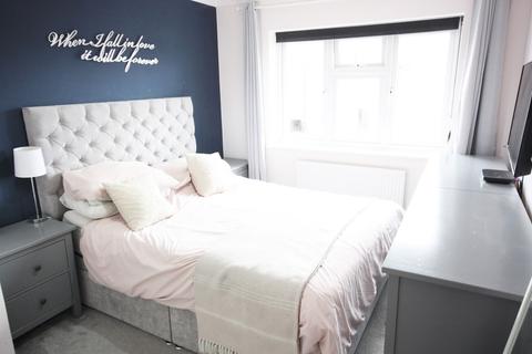 3 The Vale, Brentwood, CM14 4UX
