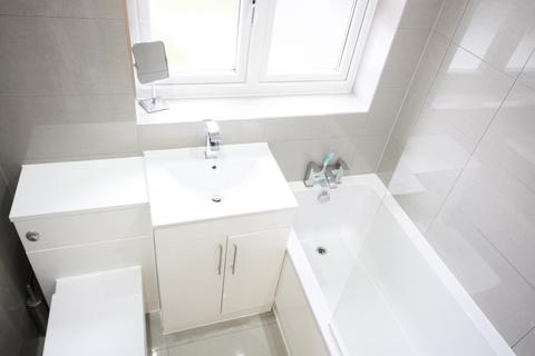 3 The Vale, Brentwood, CM14 4UX