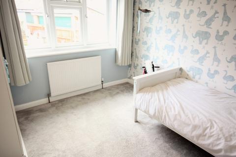 3 The Vale, Brentwood, CM14 4UX